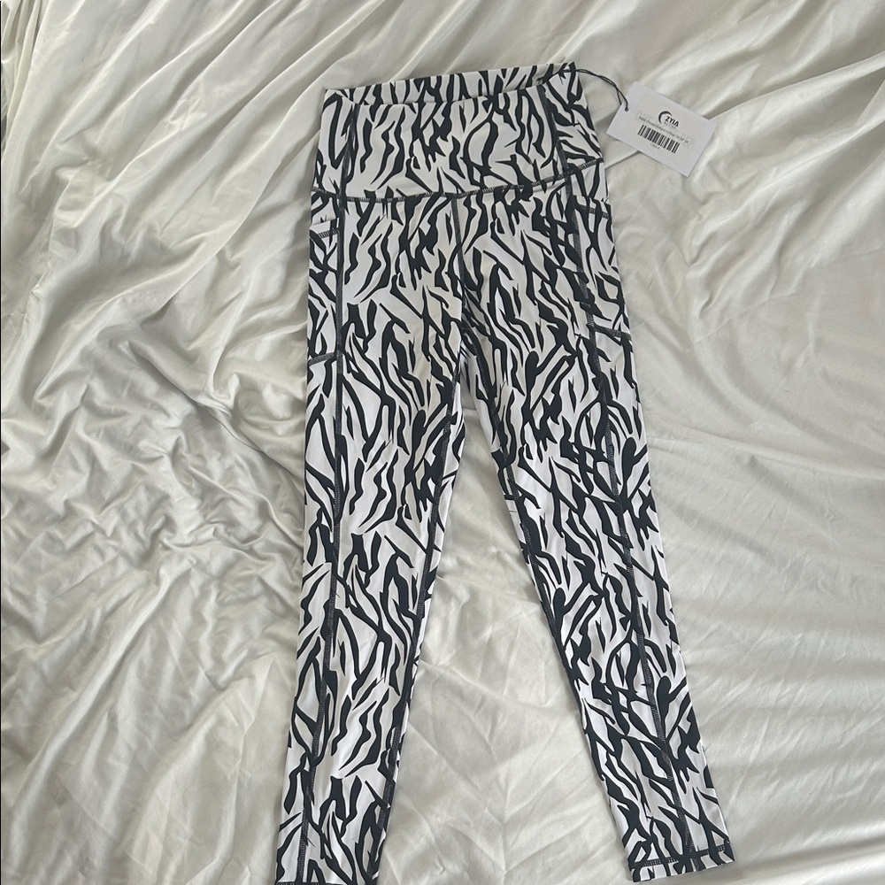 ZYIA Black and White High Waist Women Shorts
